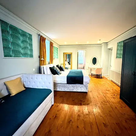 Clone House آغهريم