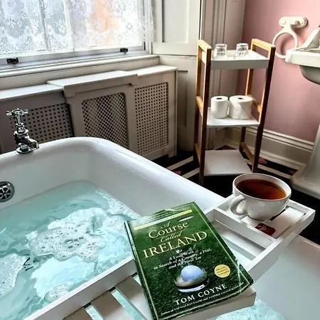 Clone House فندق