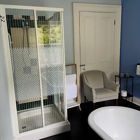 فندق Clone House